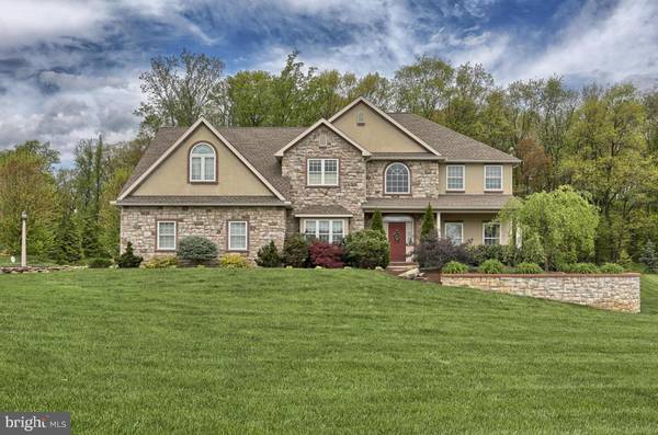 15 APPLE LN, Myerstown, PA 17067