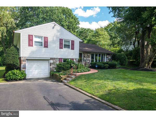 1231 OLIVER RD, Huntingdon Valley, PA 19006