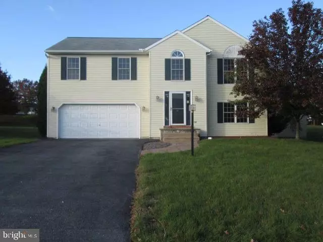 4 LADYBUG LN, Myerstown, PA 17067