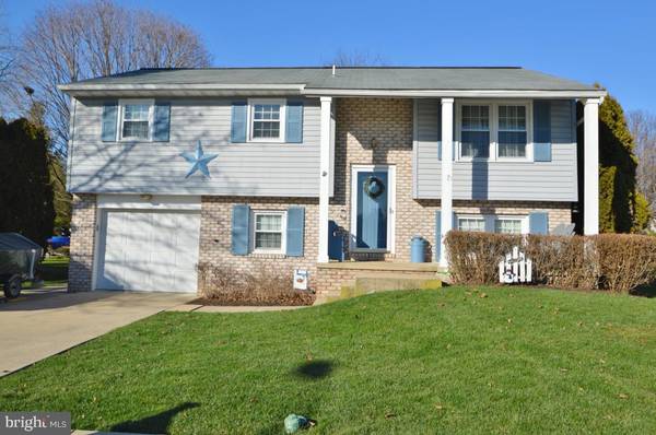 445 CHICKADEE DR, Lititz, PA 17543