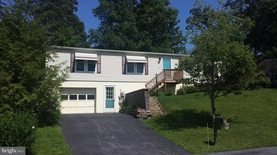 4 BRIAN CT, Stevens, PA 17578