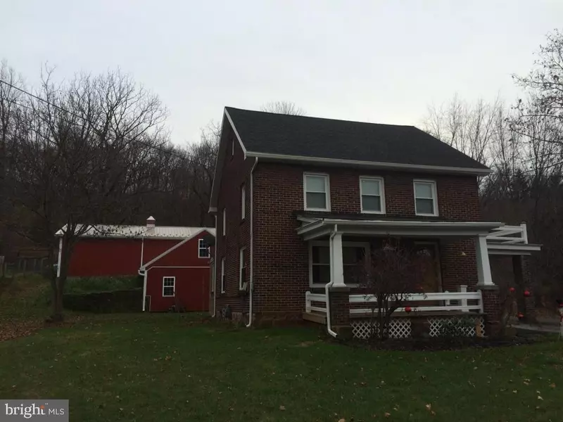 3117 N READING RD, Adamstown, PA 17569