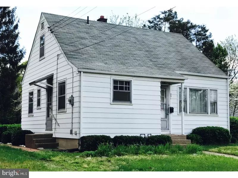 221 E COUNTISS AVE, Clementon, NJ 08021