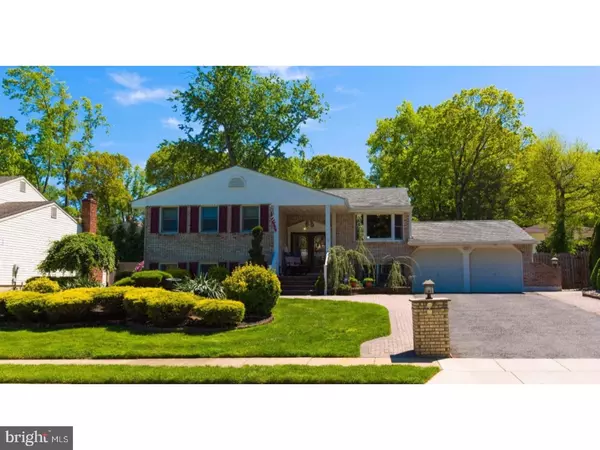 3 DARIEN DR, Cherry Hill, NJ 08003