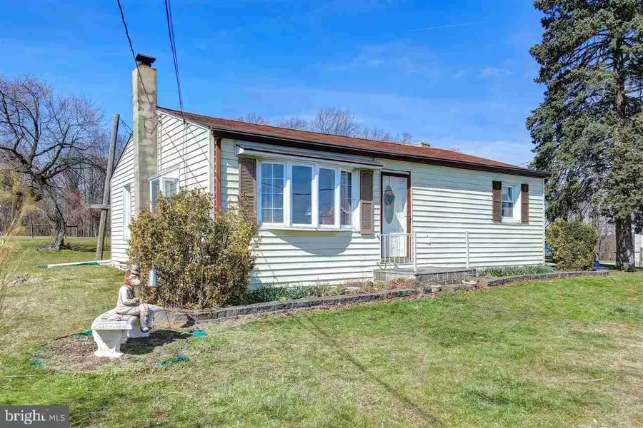 13388 CROSS ROADS AVE, Felton, PA 17322