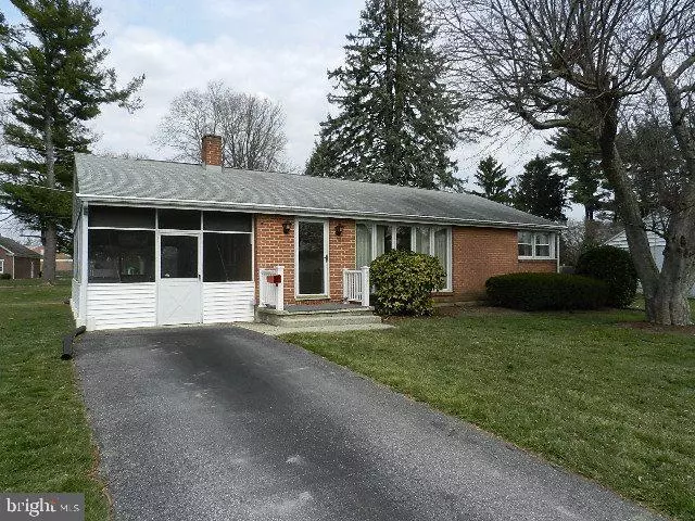 2429 CRYSTAL LN, York, PA 17403