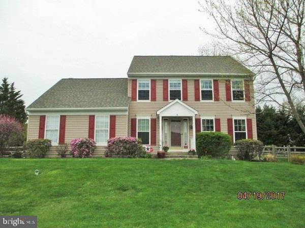 5 JOHN RANDOLPH DR, New Freedom, PA 17349