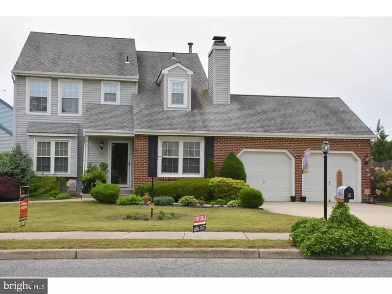 10 LINDEN DR, Blackwood, NJ 08012