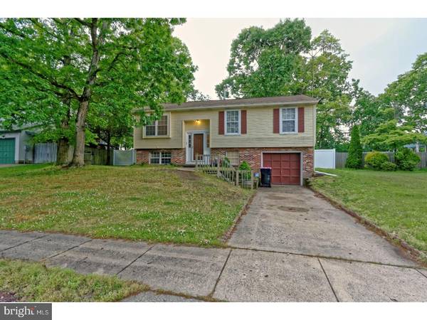 13 PINE GLEN DR, Gloucester Twp, NJ 08081