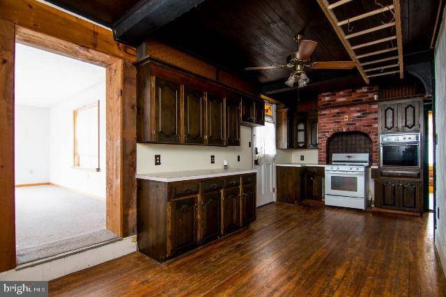 New Oxford, PA 17350,111 LINCOLN WAY E