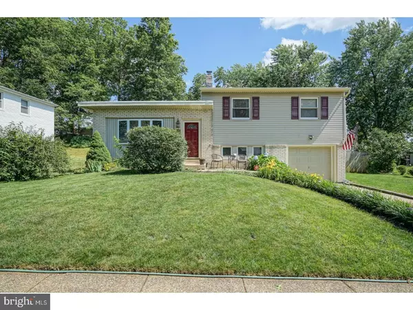 203 W CRESTWOOD AVE, Somerdale, NJ 08083