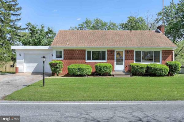 2163 HUNTERSTOWN HAMPTON RD, New Oxford, PA 17350