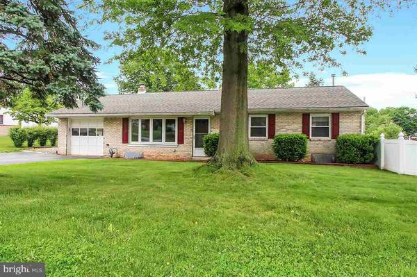 201 AMEDA DR, Jacobus, PA 17407