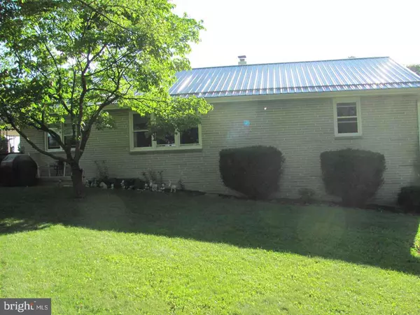 426 ROUTE 194 N, Abbotstown, PA 17301