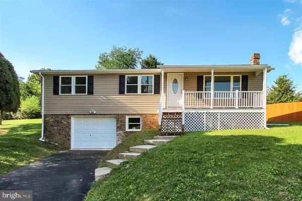 47 WATERFRONT DR, Hanover, PA 17331