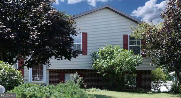 Stewartstown, PA 17363,106 BERKSHIRE LN