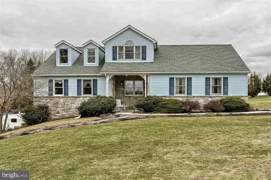 64 CREEK RD, Dillsburg, PA 17019