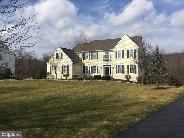 16 CLOVER MILL LN, Malvern, PA 19355