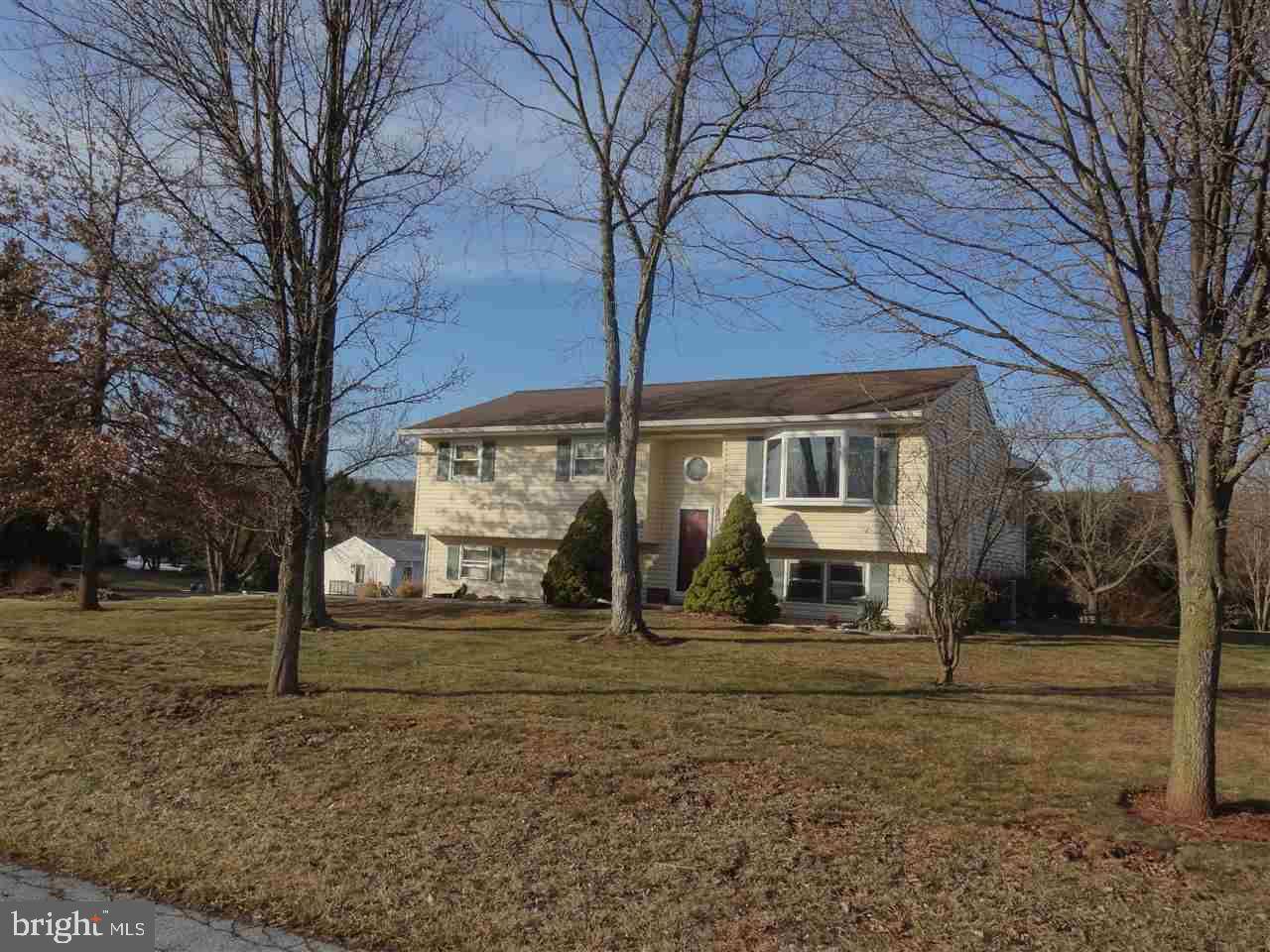 315 DORWART CIR, Etters, PA 17319