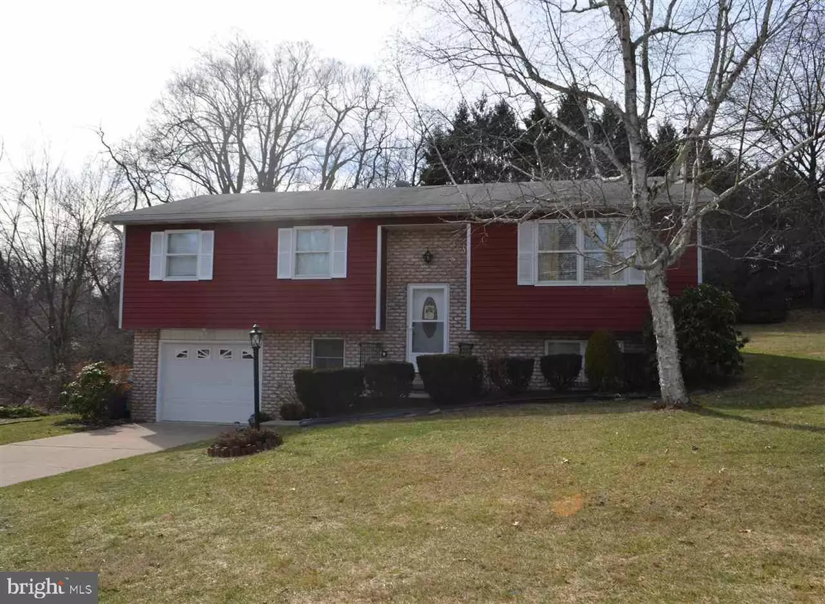 Mechanicsburg, PA 17055,521 LAVINA DR