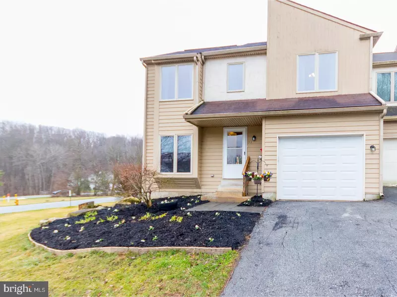 53 WINGED FOOT DR, Coatesville, PA 19320