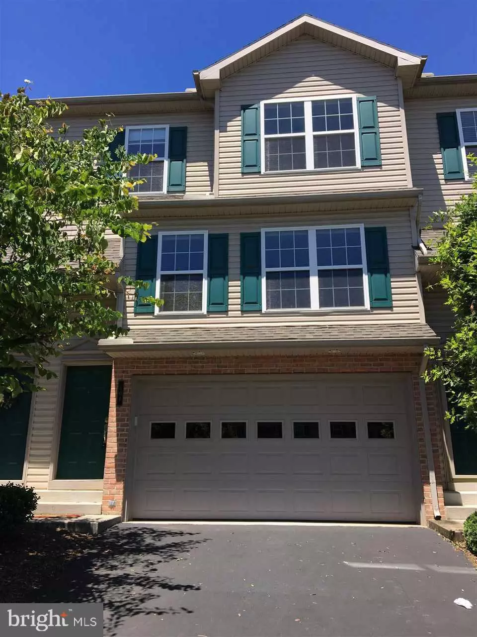 Mechanicsburg, PA 17055,504 MEADOW CROFT CIR