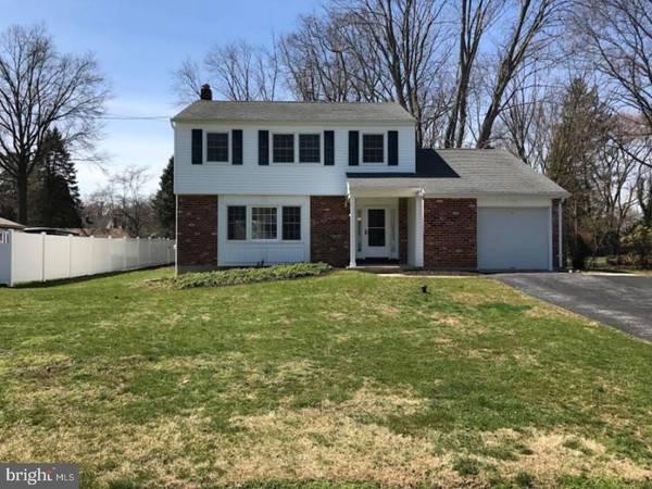 121 LAKEVIEW DR, Exton, PA 19341