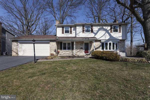 13 BELVEDERE DR, Mechanicsburg, PA 17055