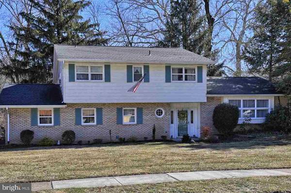 135 YELLOW BREECHES DR, Camp Hill, PA 17011