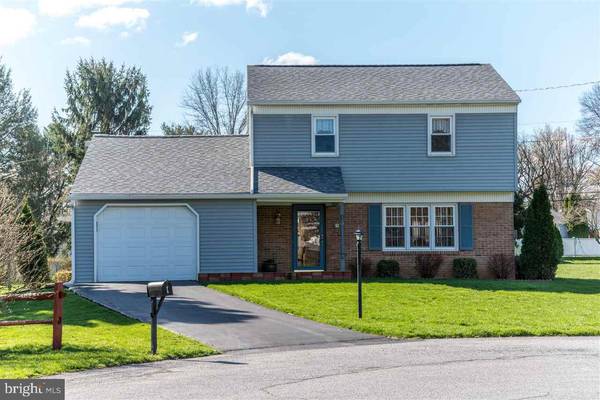 1 HEMLOCK CIR, Mechanicsburg, PA 17055