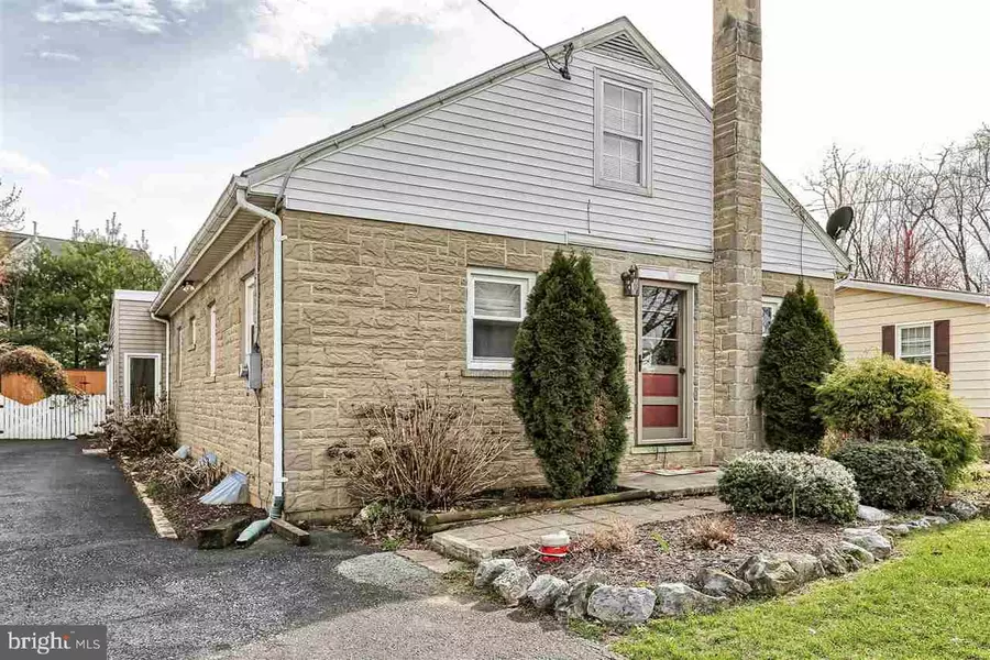 7 LOCUST CIR, Mechanicsburg, PA 17050