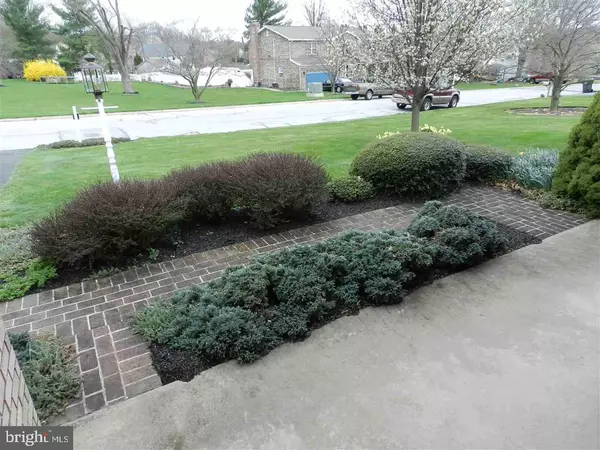 York, PA 17402,4437 WEBSTER DR N