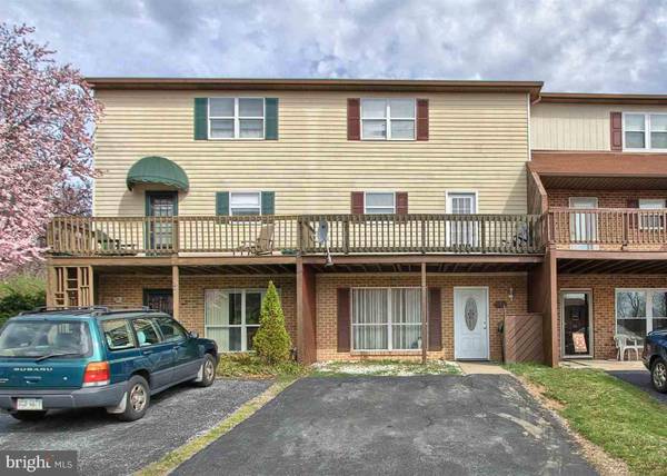 4 DARTMOUTH CT, Mechanicsburg, PA 17055