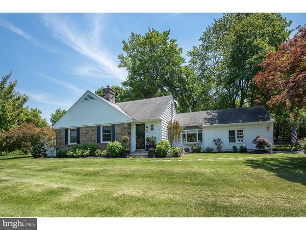 8 W GOLF CLUB LN, Paoli, PA 19301