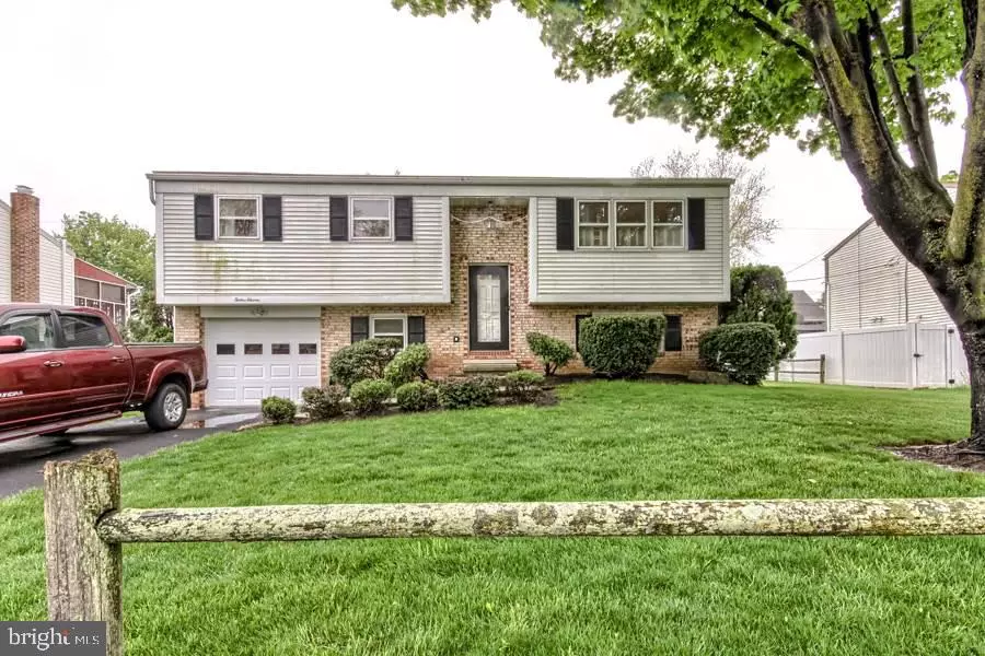 1211 GROSS DR, Mechanicsburg, PA 17050