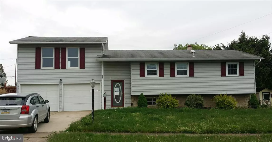 15 BURD RD, Middletown, PA 17057