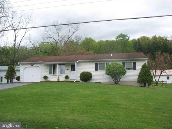 28 MOUNTAIN ST, Mt Holly Springs, PA 17065