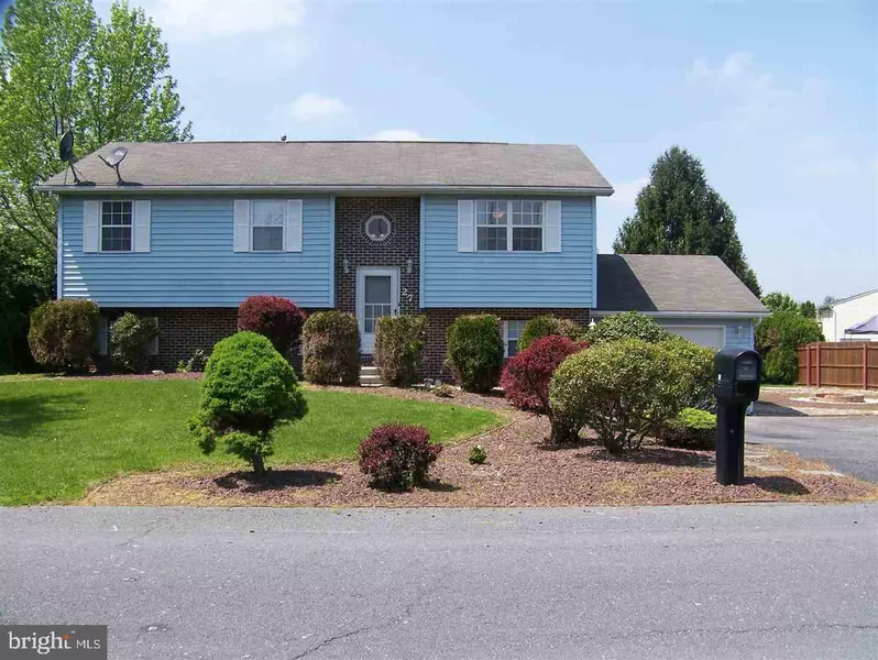 27 WOODED RUN DR, Dillsburg, PA 17019