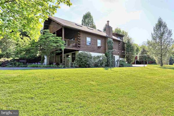 895 WHISLER RD, Etters, PA 17319