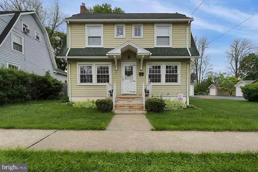 213 W MAPLEWOOD AVE, Mechanicsburg, PA 17055