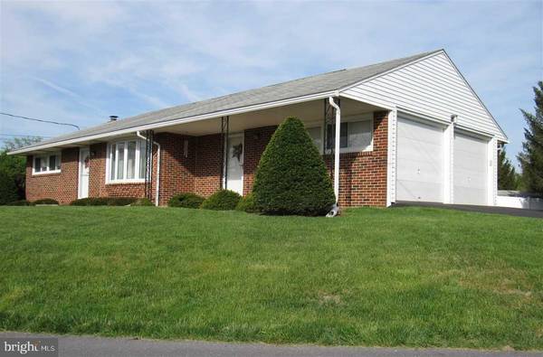 10 POPLAR DR, Mechanicsburg, PA 17050