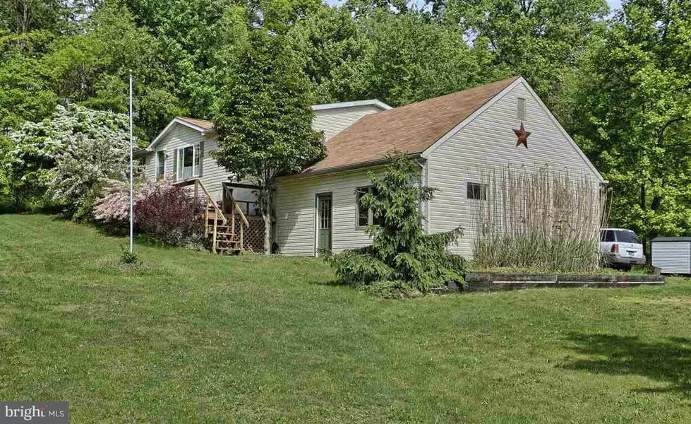 1321 FOX HOLLOW RD, Shermans Dale, PA 17090