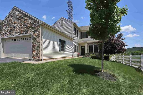 862 FAWN LN, Hummelstown, PA 17036