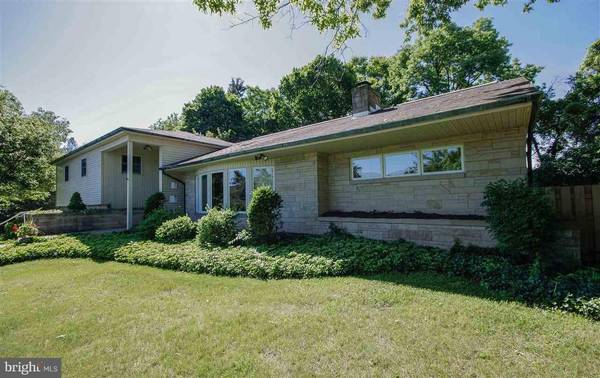 921 BRADFORD RD, Harrisburg, PA 17112