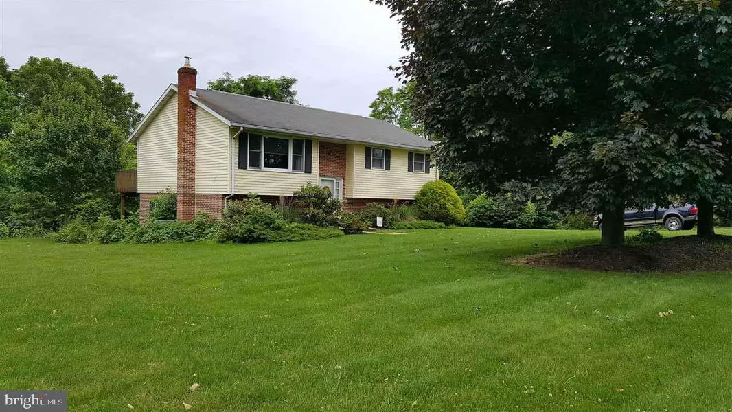 129 E SPRINGVILLE RD, Boiling Springs, PA 17007