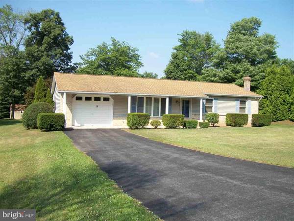 19 PINETREE DR, Duncannon, PA 17020