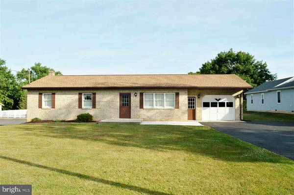 21 CARLISLE RD, Newville, PA 17241