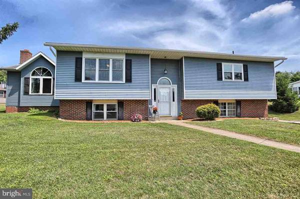 10 ARDMORE DR, Hummelstown, PA 17036