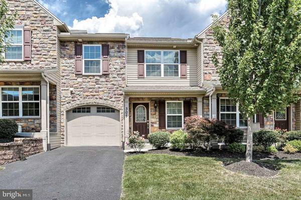 305 WEATHERSTONE DR, New Cumberland, PA 17070