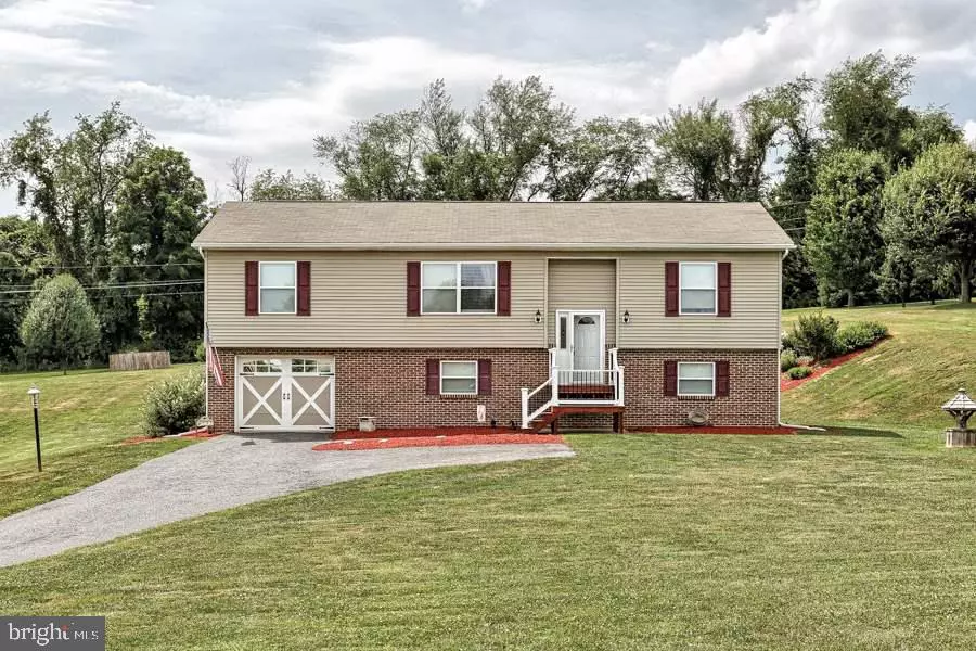 755 MARKHAM CT, Lewisberry, PA 17339